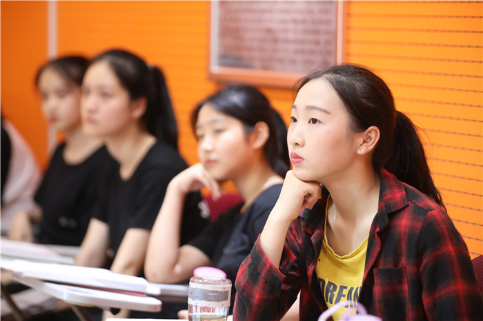 表演藝考復(fù)試面試中要注意什么