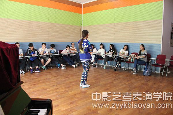 中影藝考表演學(xué)院聲樂(lè)課堂.JPG