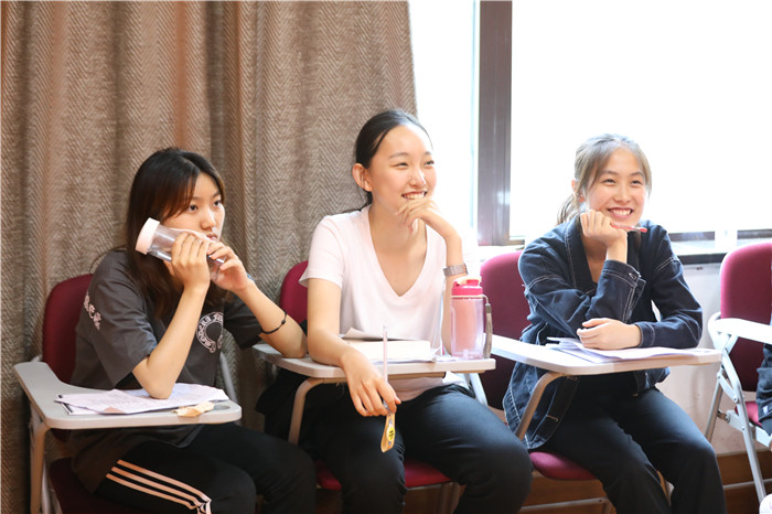 表演藝考臺(tái)詞朗誦稿件《承諾》