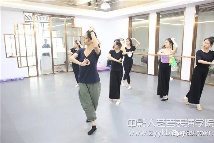 表演培訓班.jpg
