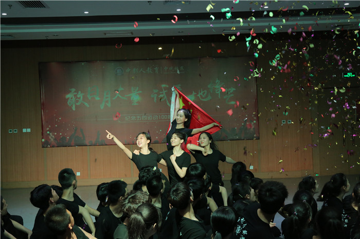  黃渤恩師、北電教授親臨中影人中戲校區(qū)，五一體驗(yàn)營(yíng)結(jié)業(yè)匯報(bào)震撼上演！