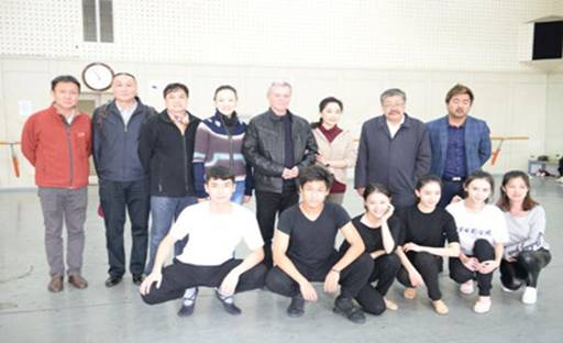 烏克蘭國立戲劇電影與影視大學校長阿里克謝參觀表演學院.jpg