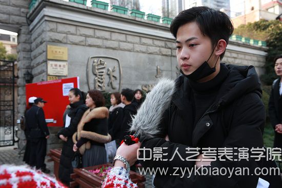 上戲院校門口.jpg