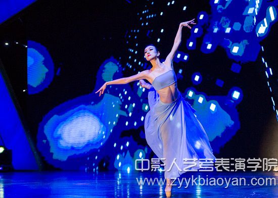 舞劇《大愛如血》（上海戲劇學(xué)院）.jpg