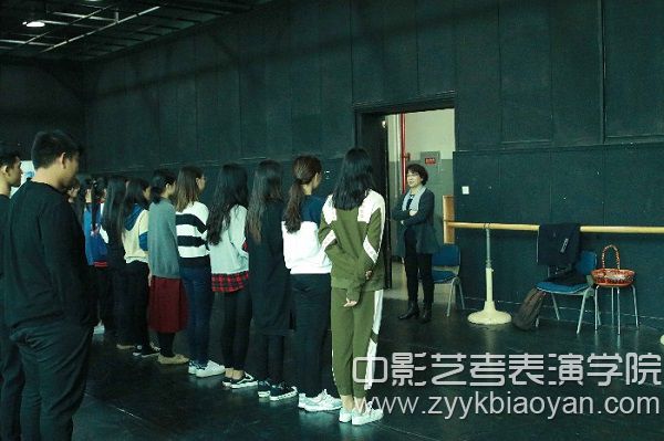 中央戲劇學院表演系教授王麗娜老師課堂.jpg