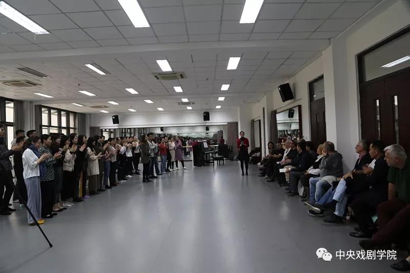 中東歐國家知名歌劇節藝術總監一行觀摩歌劇系課程