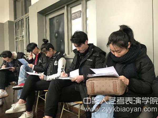 音樂劇系本科招生專業(yè)考試初試有序進(jìn)行.jpg